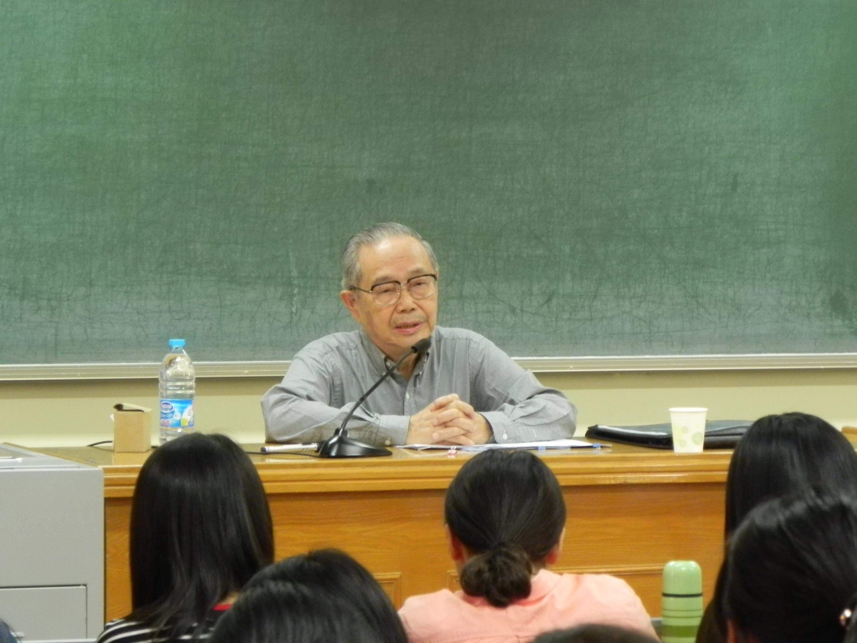 中法建交50年讲座蔡大使照片 探花av
